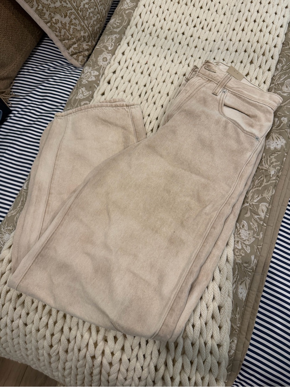 Levi's women’s Light Beige barrel Jeans NWT